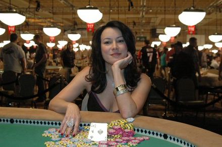 Picture of Jennifer Tilly, women in poker