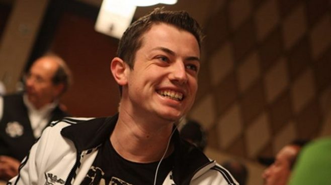 A picture of smiling Tom Dwan